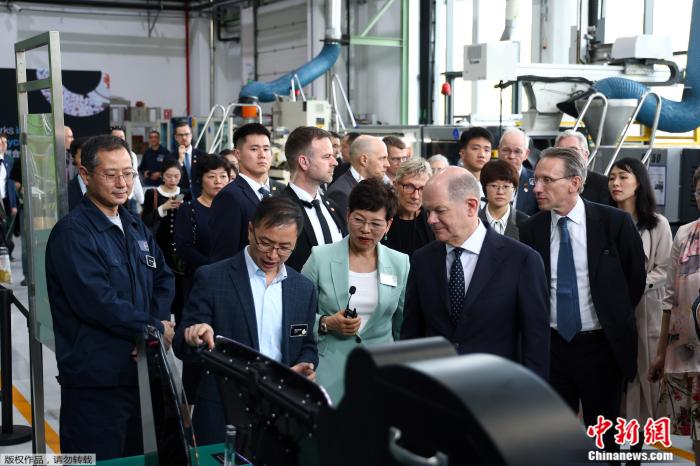 重庆时时彩:感受科技、到访高校……在上海,朔尔茨很忙!